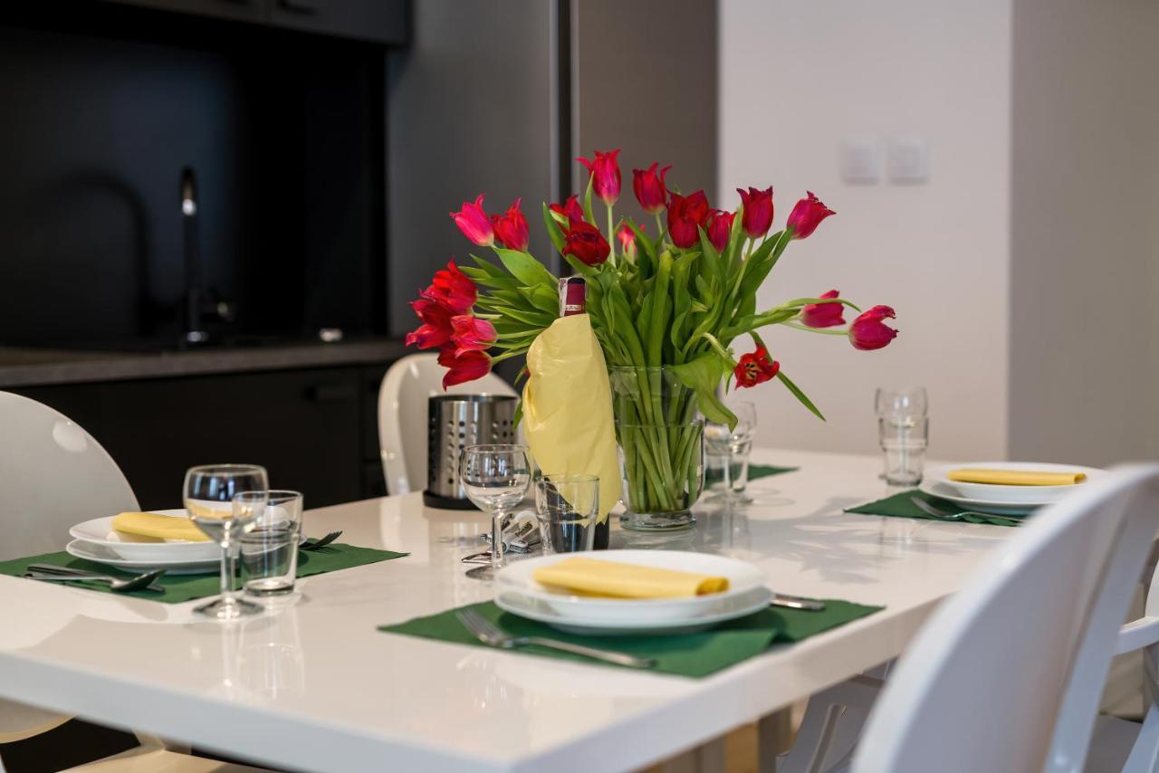 Apartment Poznan Mtp Chelmonskiego By Noclegi Renters Экстерьер фото