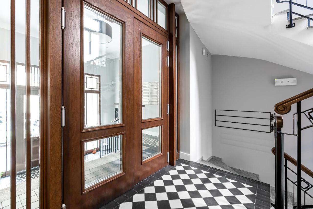 Apartment Poznan Mtp Chelmonskiego By Noclegi Renters Экстерьер фото